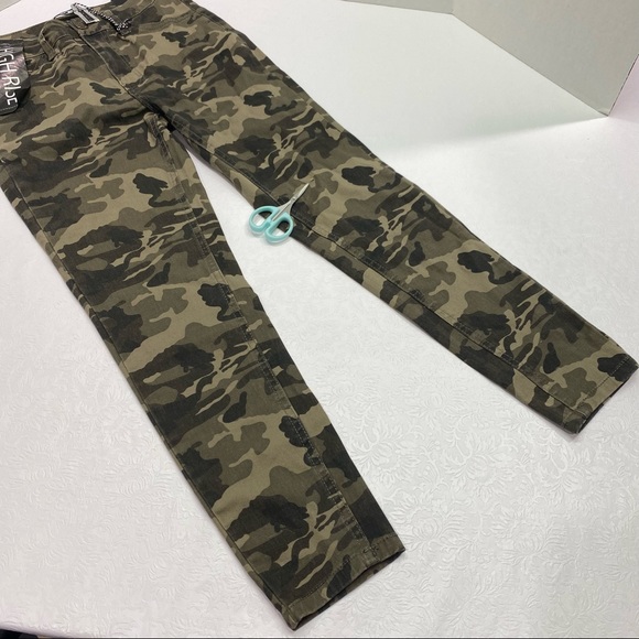 Paris Blues Sz 7 26" ankle pants in camouflage print, New with tags juniors - Picture 7 of 13